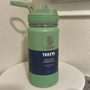 Takeya insulated straw bottle 14 ounces